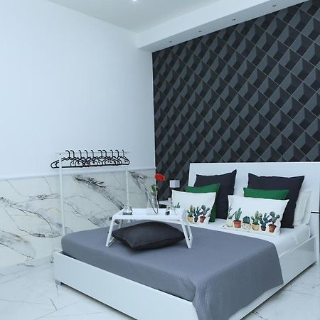 Апартаменты Santi House Катания Экстерьер фото