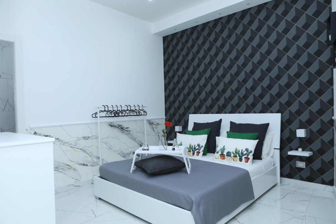 Апартаменты Santi House Катания Экстерьер фото