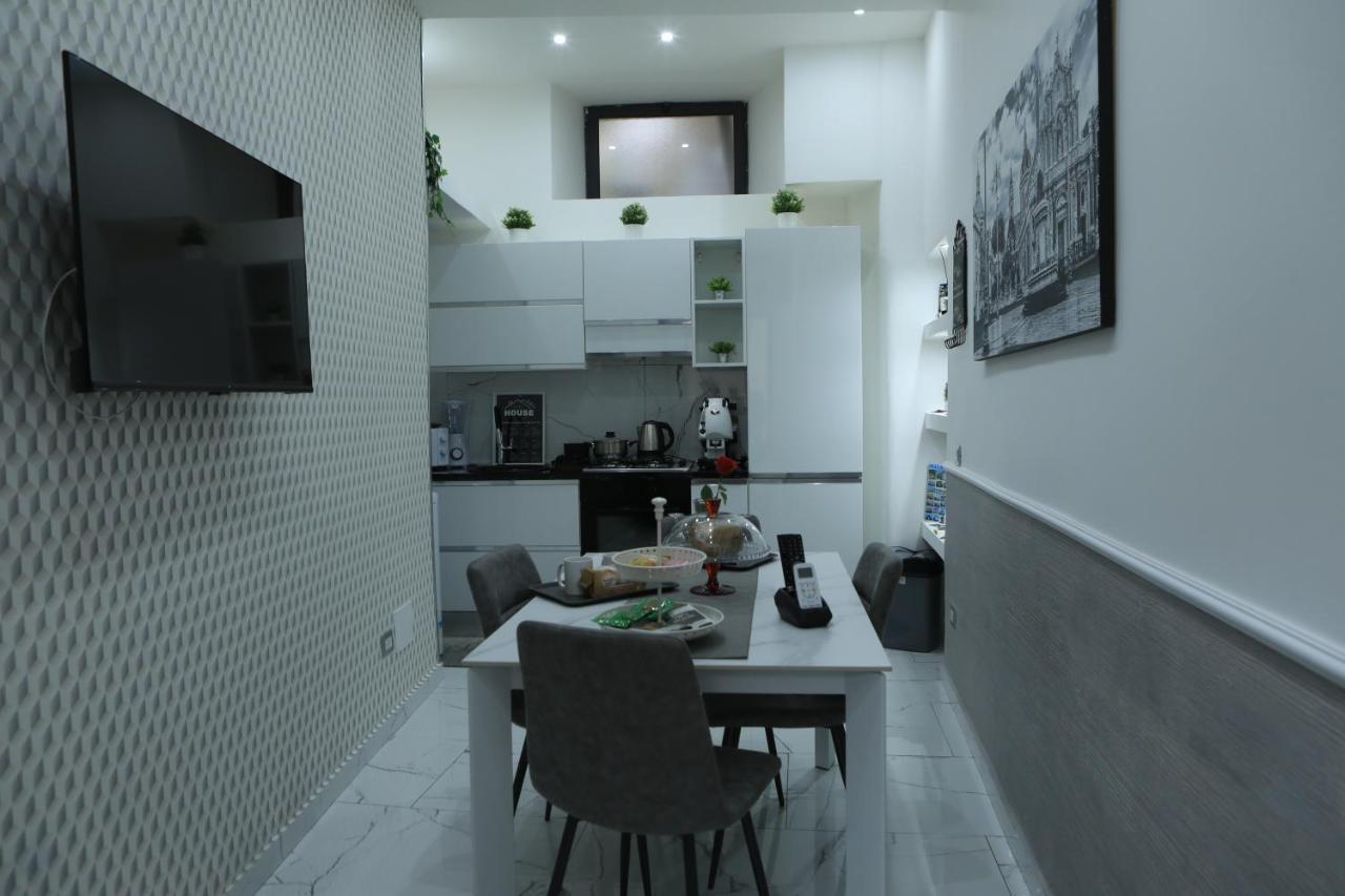 Апартаменты Santi House Катания Экстерьер фото