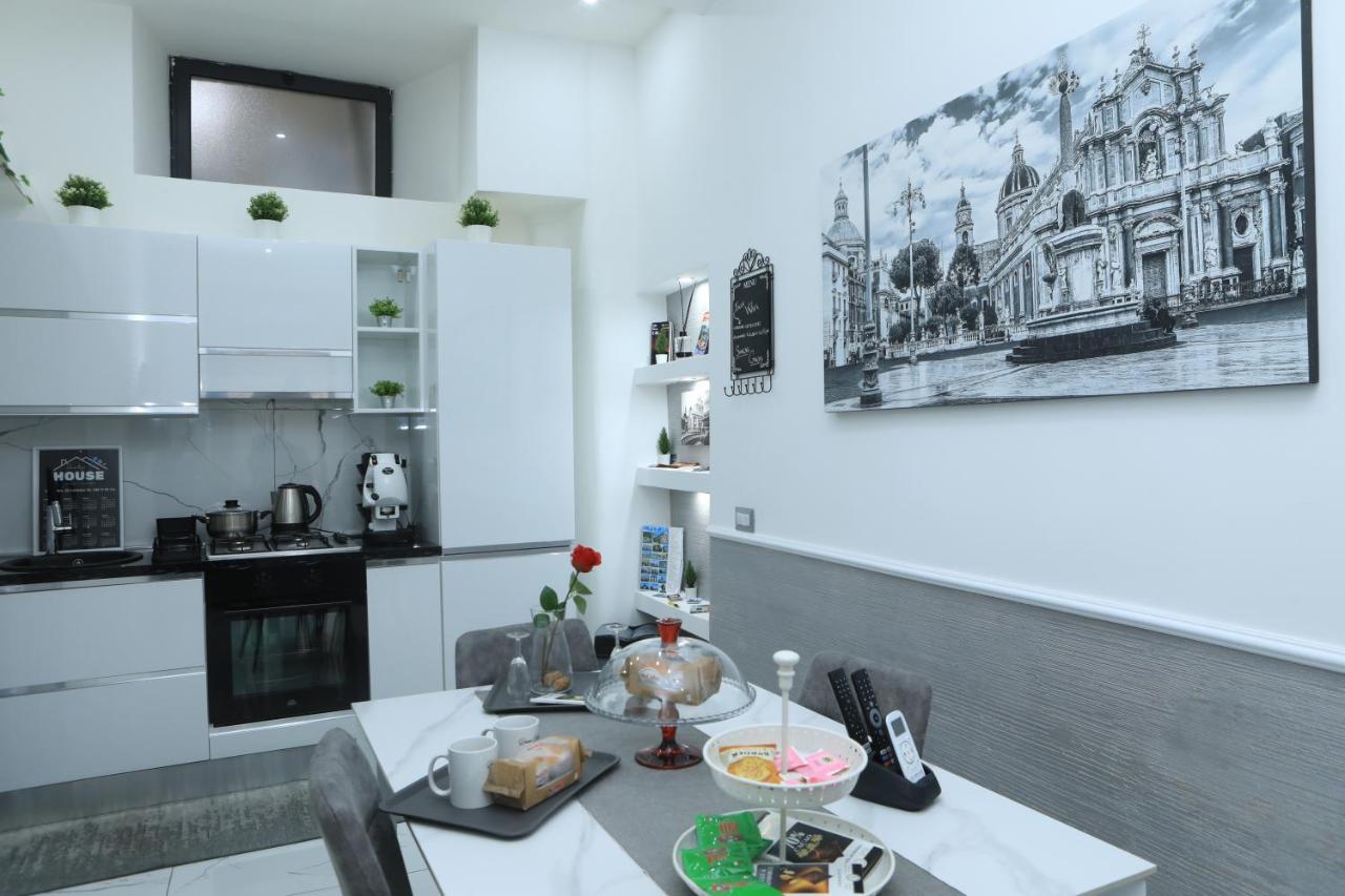Апартаменты Santi House Катания Экстерьер фото